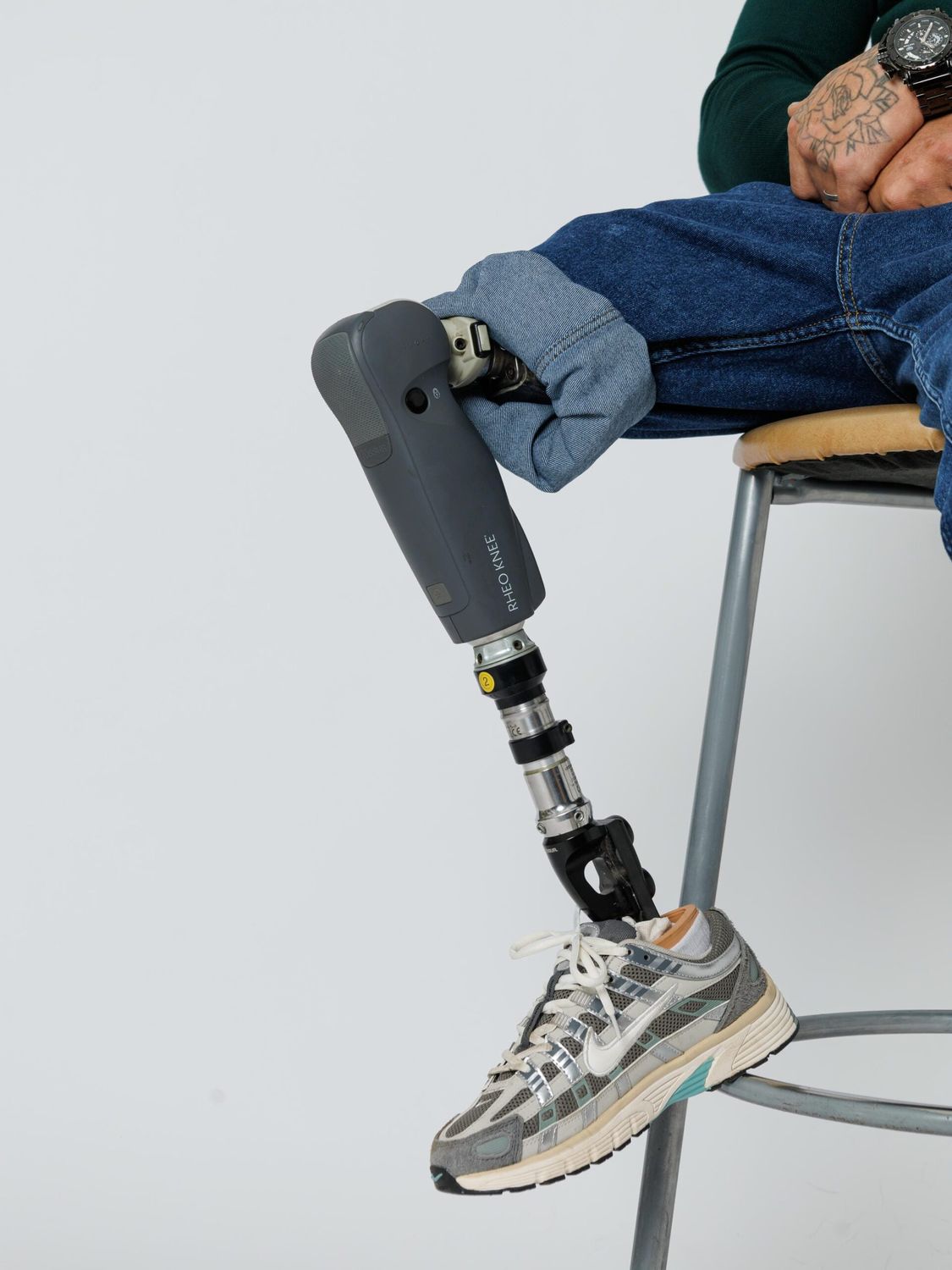 Протез бедра с модулем Rheo Knee и стопой Pro-Flex